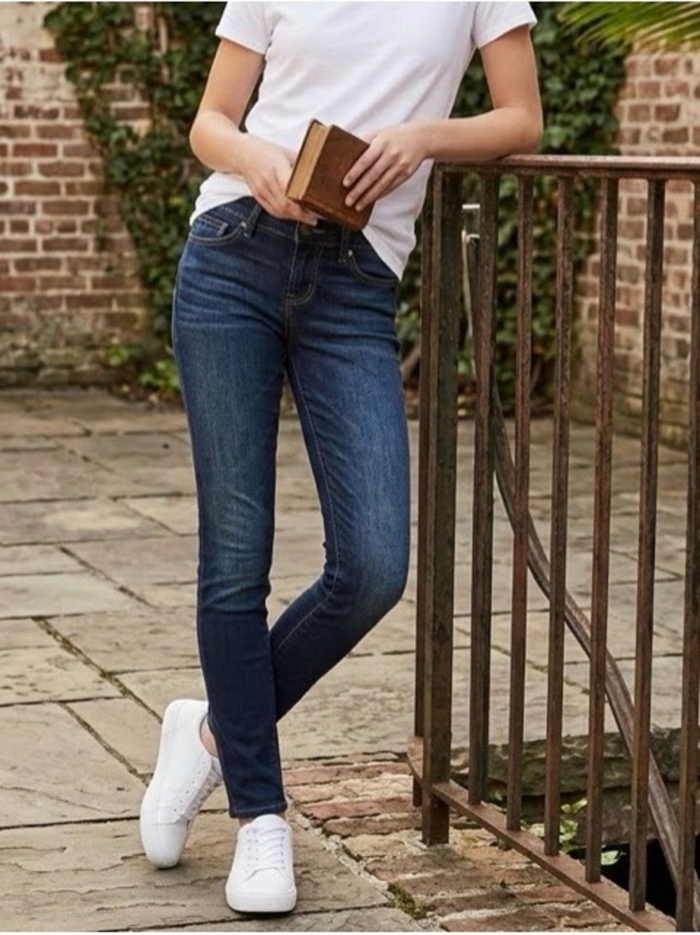 👖💛American Rag Junior Like New Blue Jeans Junior Size 5-R